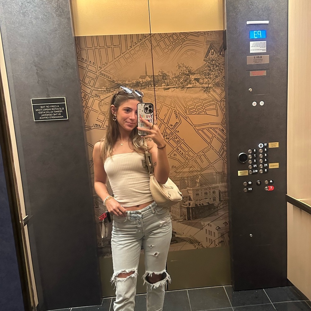 Meet your Posher, Toni